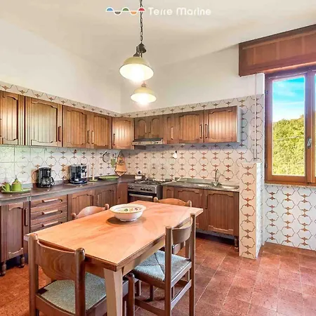 Pina Ferienhaus Riccò del Golfo di Spezia