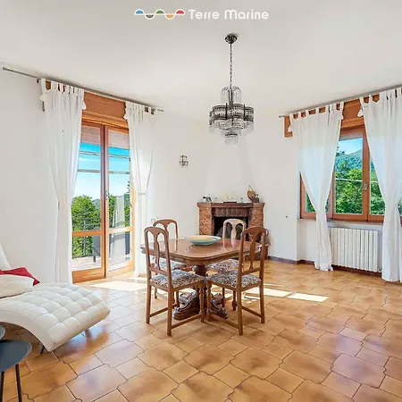 Pina Ferienhaus Riccò del Golfo di Spezia